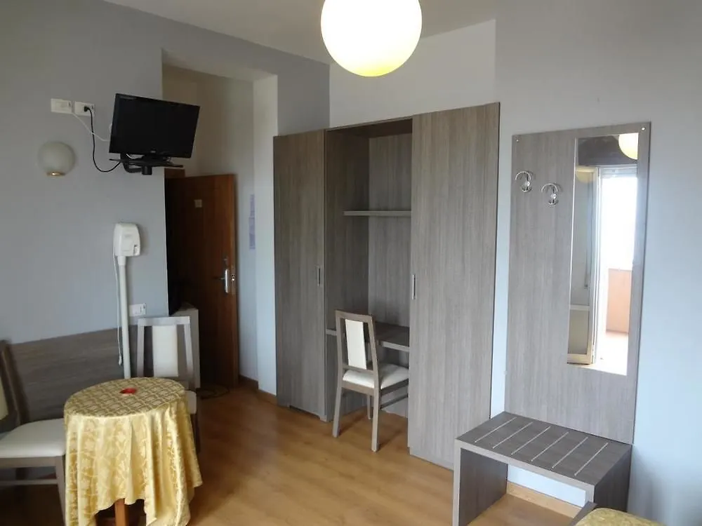 Hotel Maxy 3*, Rimini